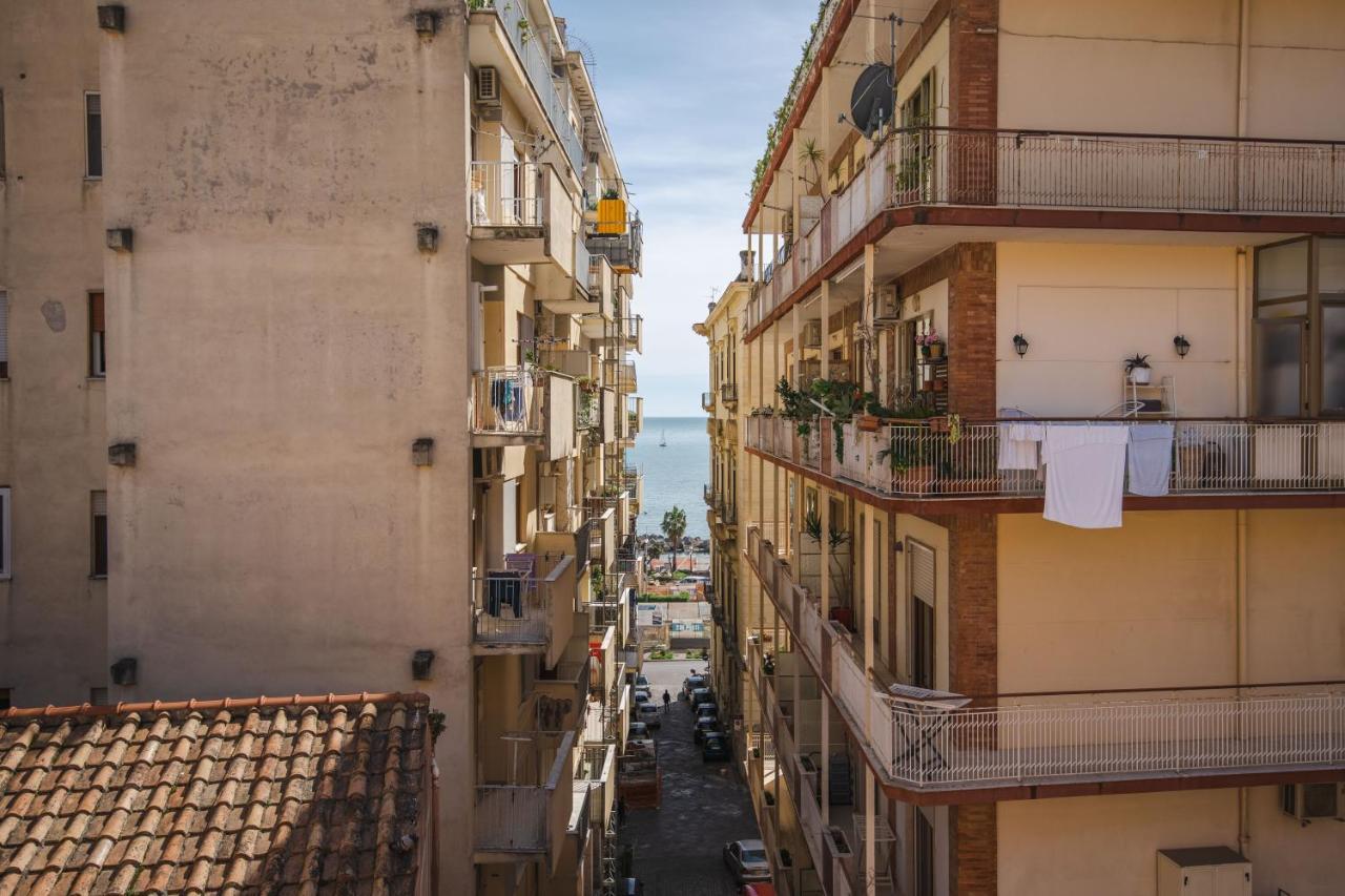 Arco Dei Pinto Bed & Breakfast Salerno Exterior photo